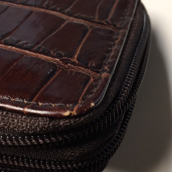 Brown crocodile embossed large wallet - Picture 11 of 14